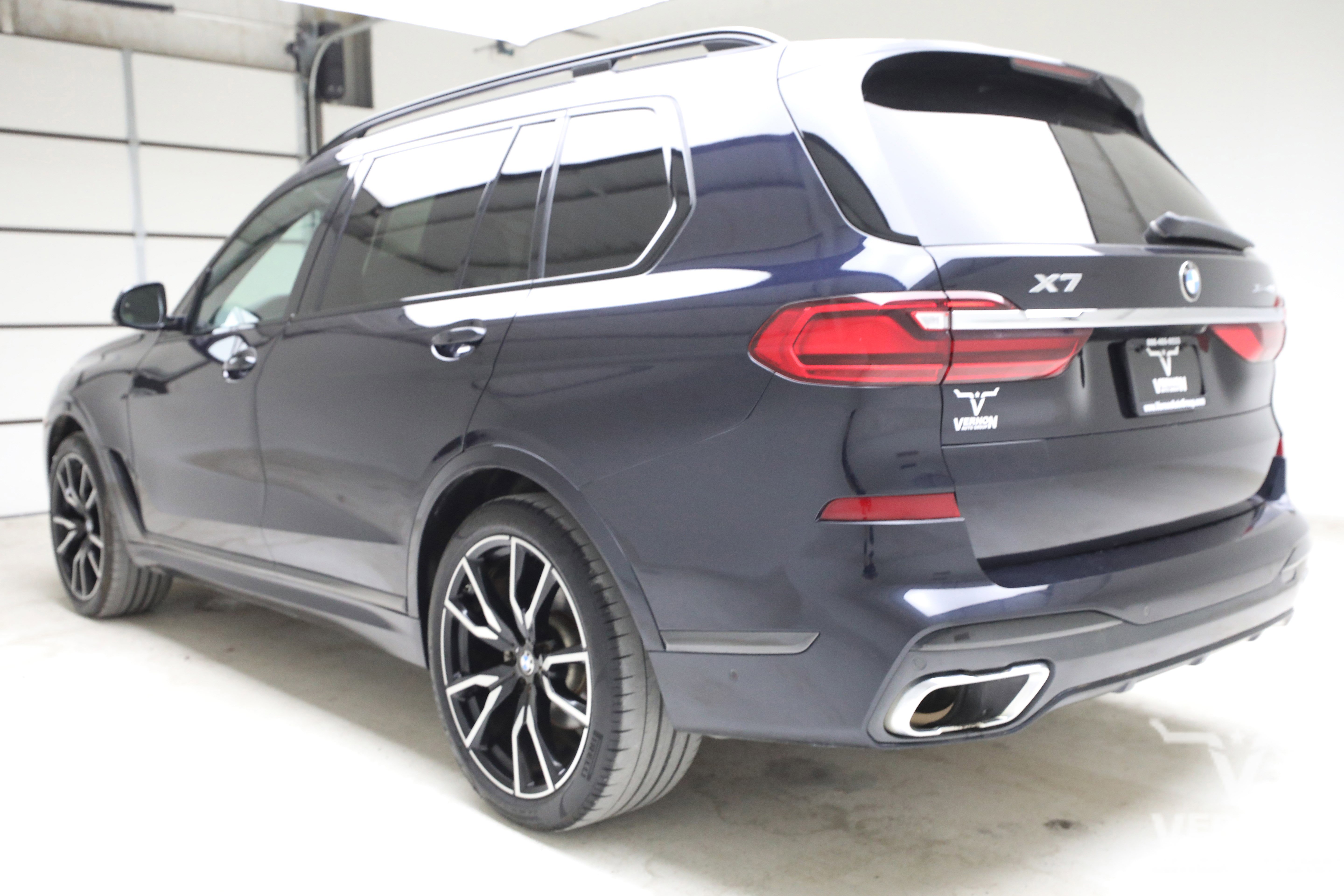 Used 2020 BMW X7 xDrive40i w/ M Sport Package AWD/4WD image 3