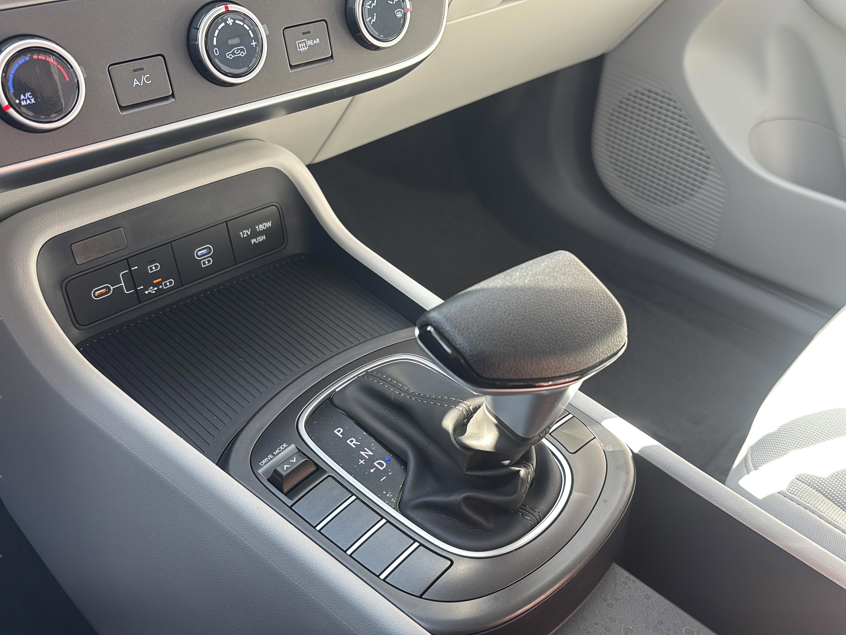 New 2026 Hyundai Kona SE image 16