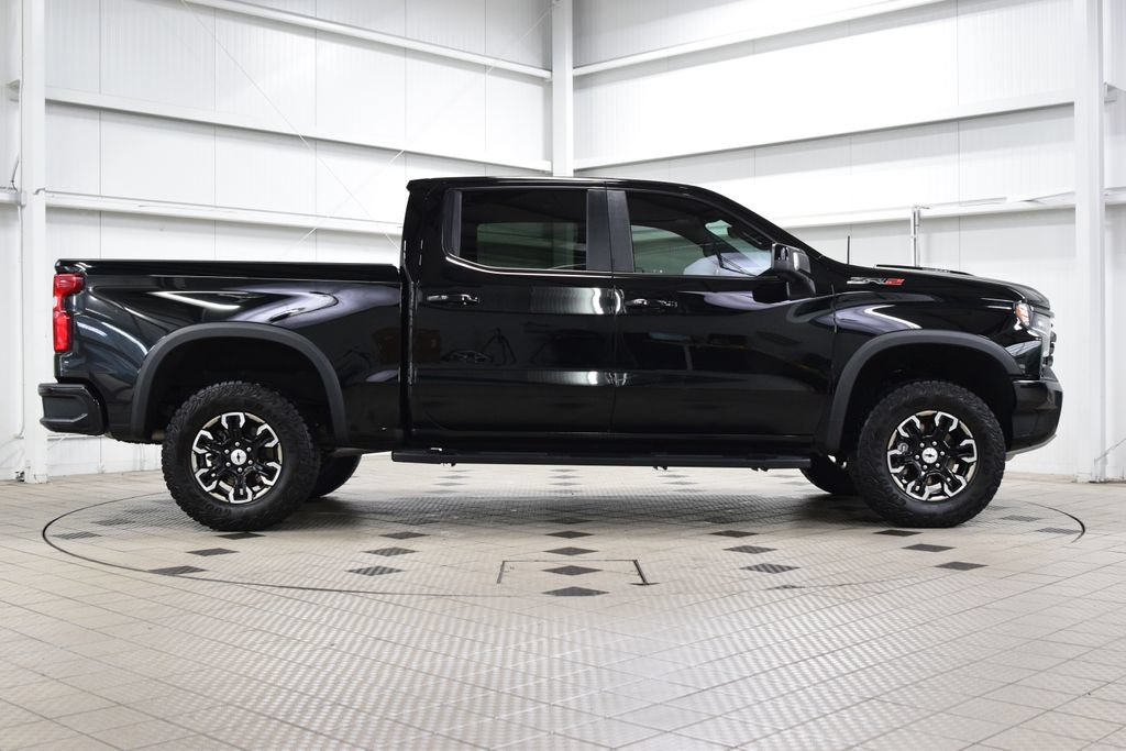 Used 2024 Chevrolet Silverado 1500 ZR2 w/ Technology Package AWD/4WD image 9
