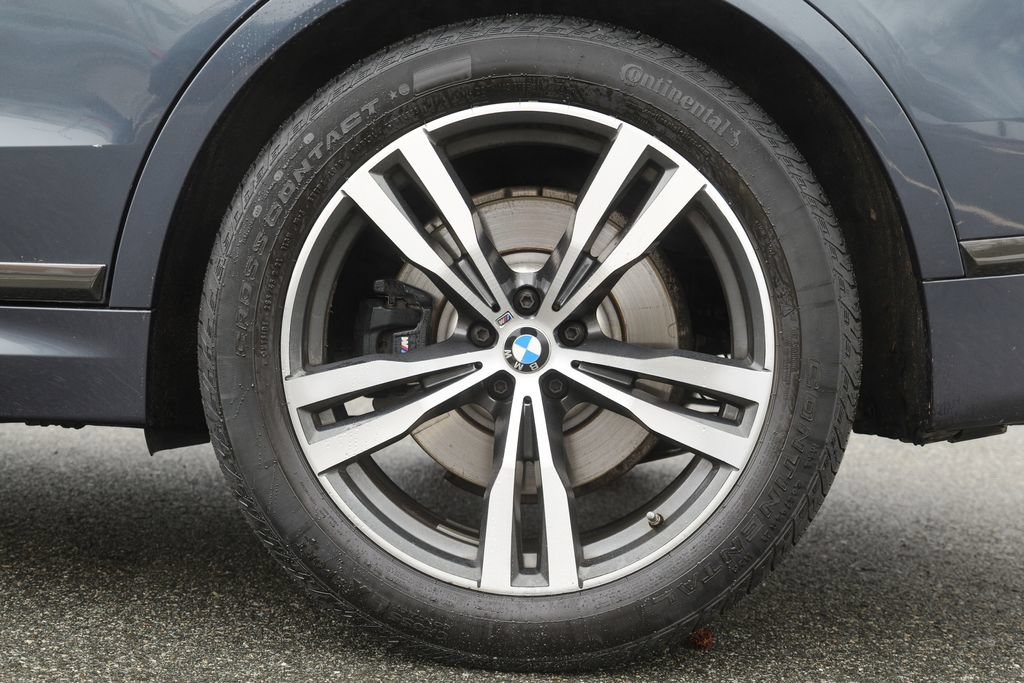 Used 2021 BMW X7 xDrive40i w/ M Sport Package AWD/4WD image 14