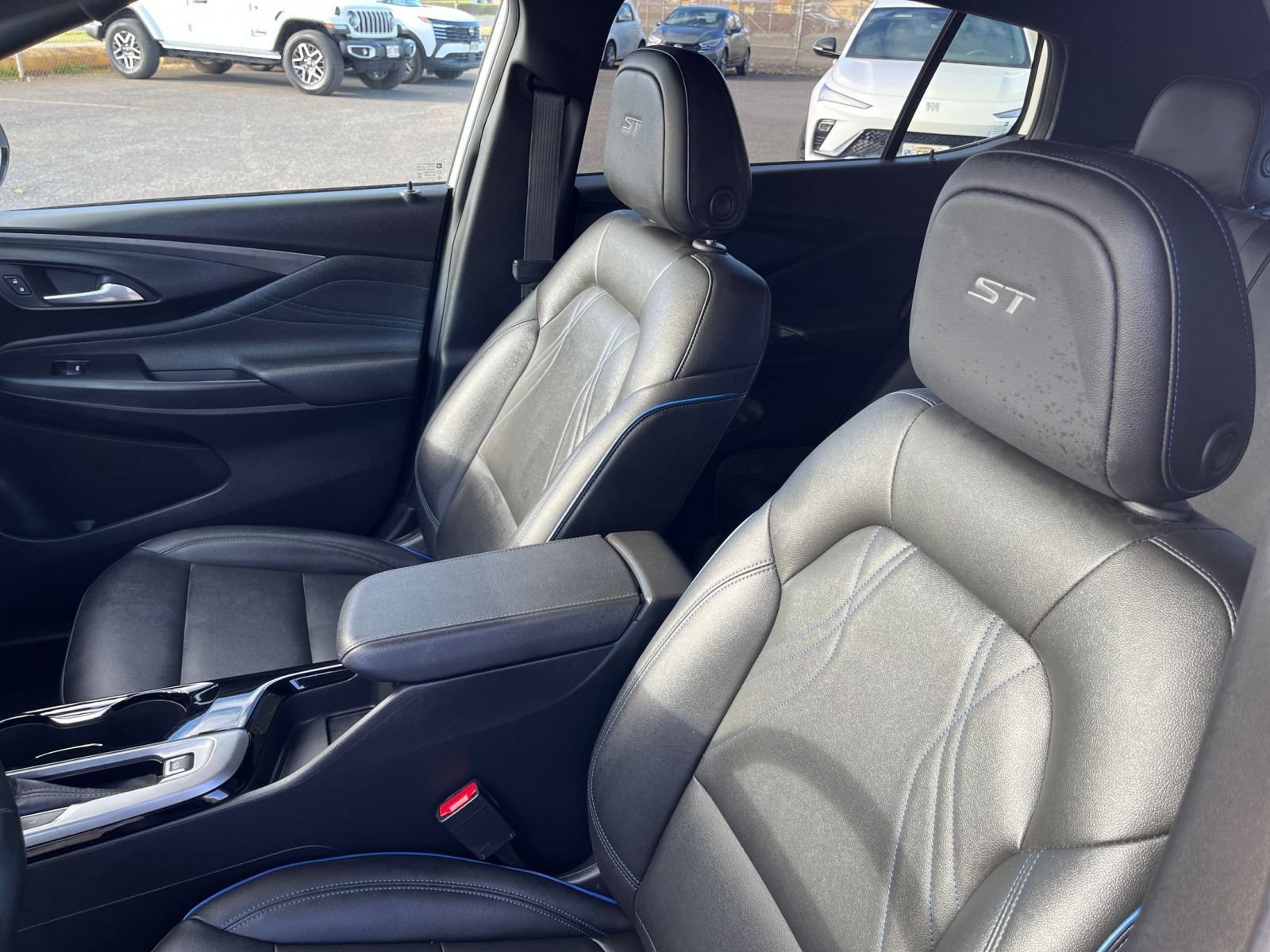 Used 2025 Buick Envista Sport Touring FWD image 34