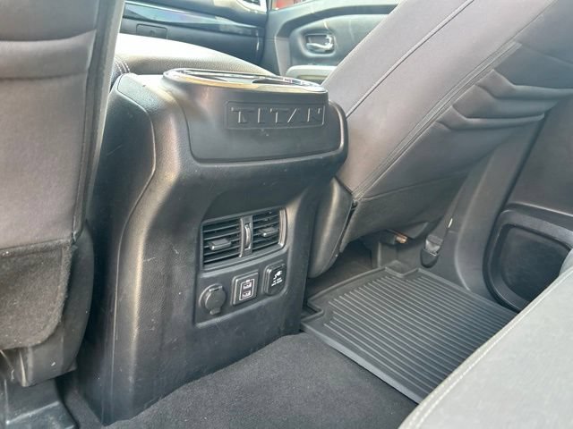 Used 2020 Nissan Titan SV w/ SV Convenience Package AWD/4WD image 40