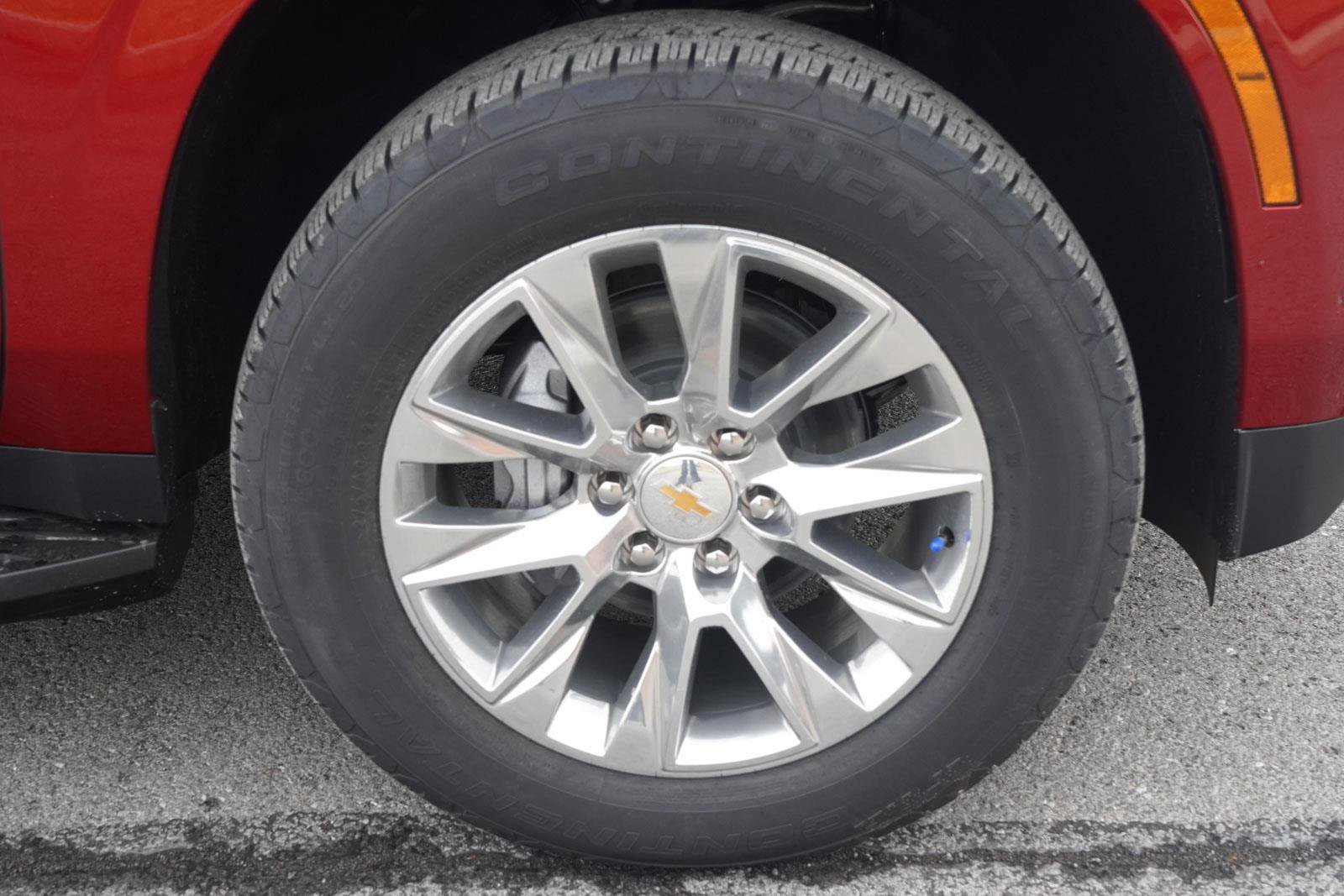 New 2026 Chevrolet Suburban Premier image 13