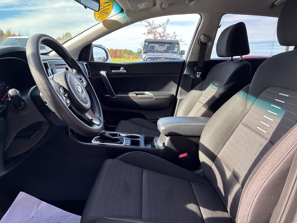 Used 2018 Kia Sportage LX AWD/4WD image 10