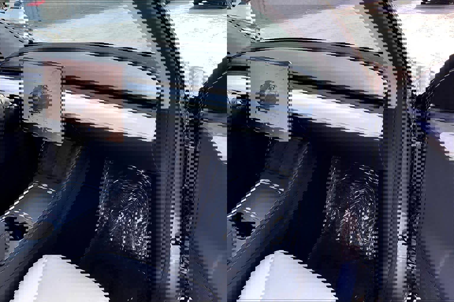 Used 2025 Tesla Model Y Performance image 17