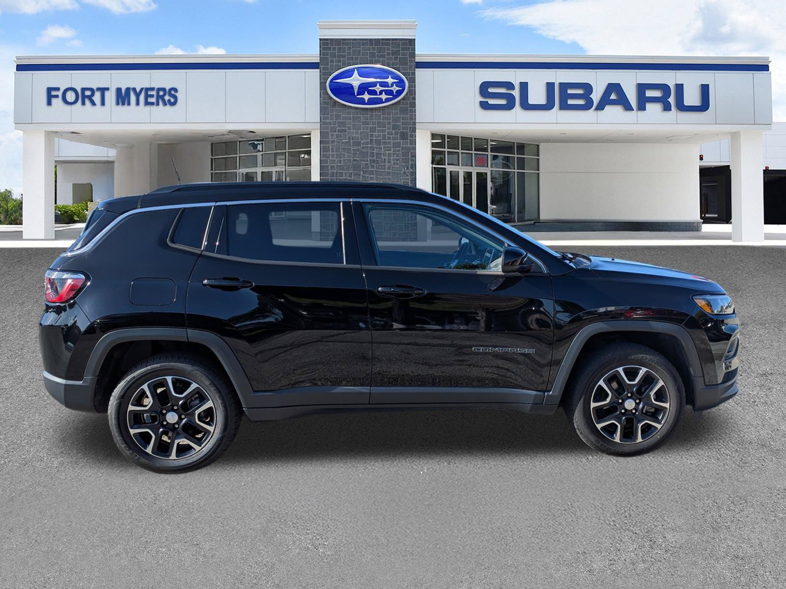 Used 2022 Jeep Compass Latitude AWD/4WD image 3