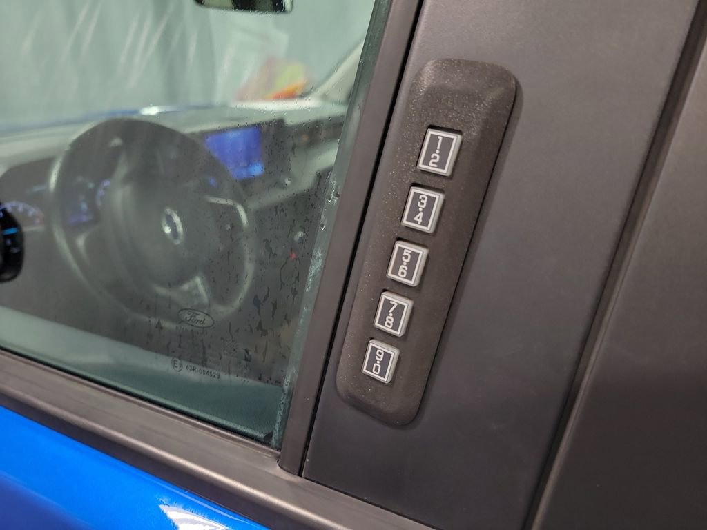 Used 2022 Ford Maverick Lariat w/ Lariat Luxury Package image 13