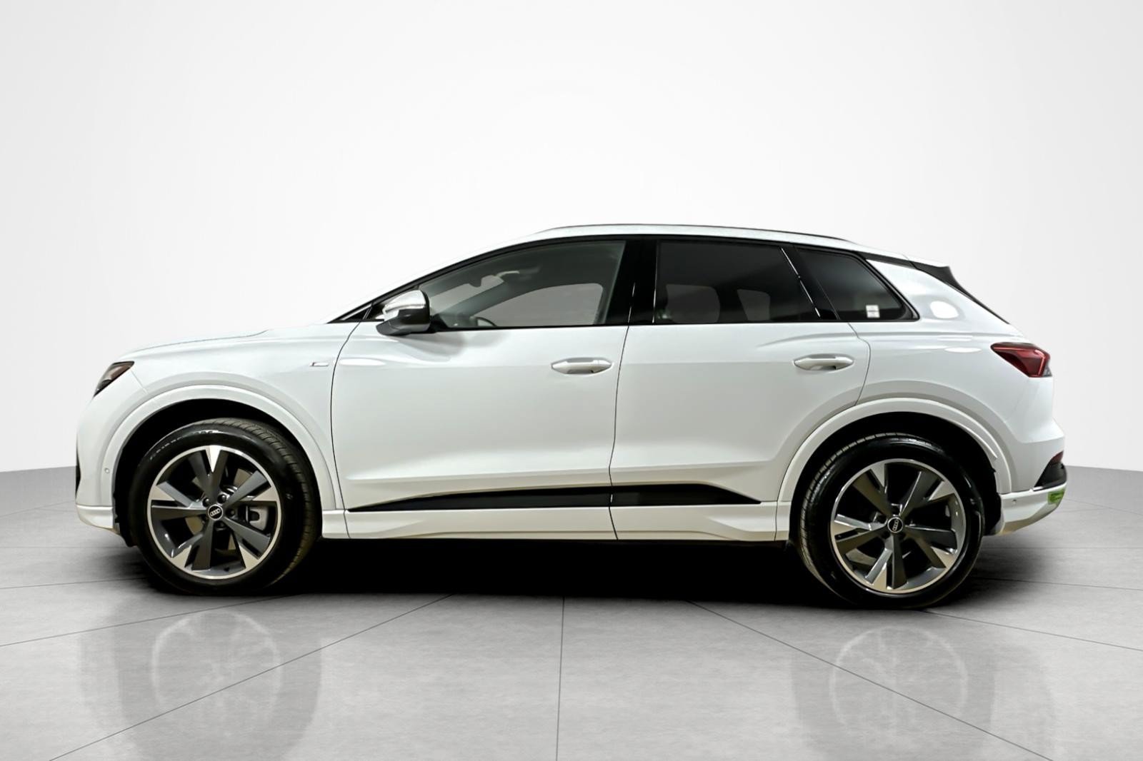 Certified 2023 Audi Q4 e-tron Premium Plus w/ Premium Plus AWD/4WD image 2