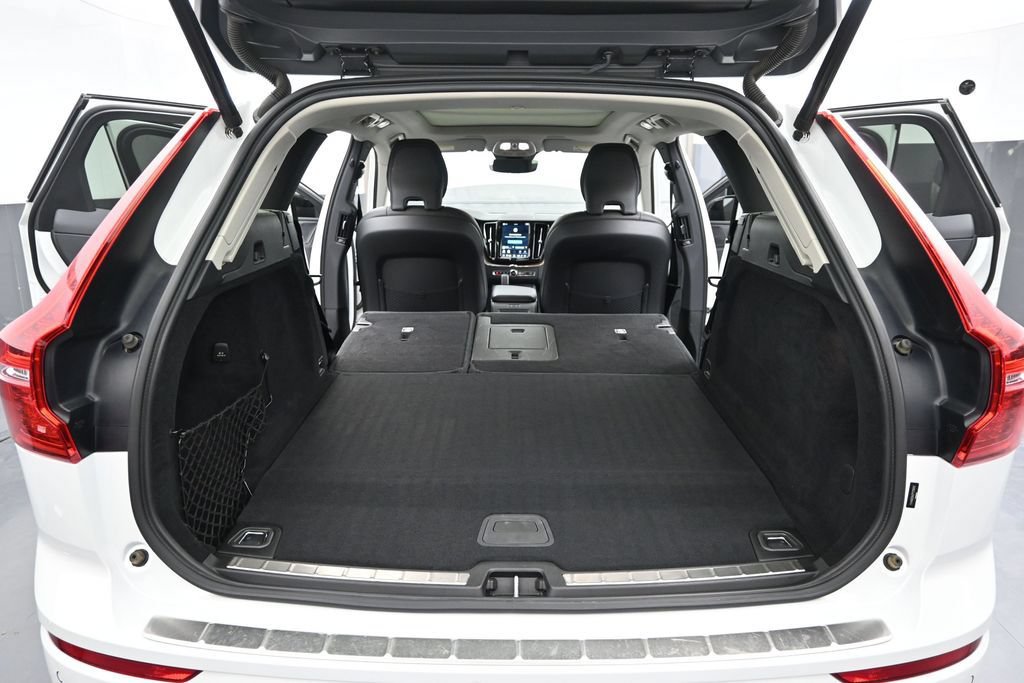 Used 2023 Volvo XC60 T8 Plus AWD/4WD image 20