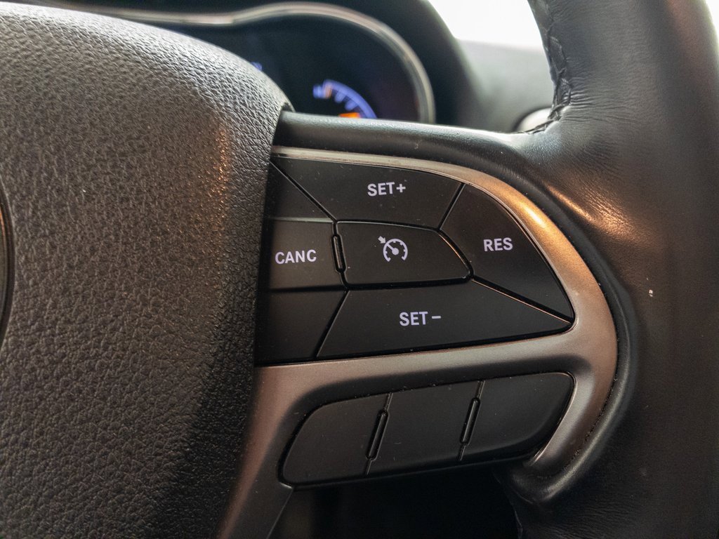 Used 2018 Jeep Grand Cherokee Laredo image 26