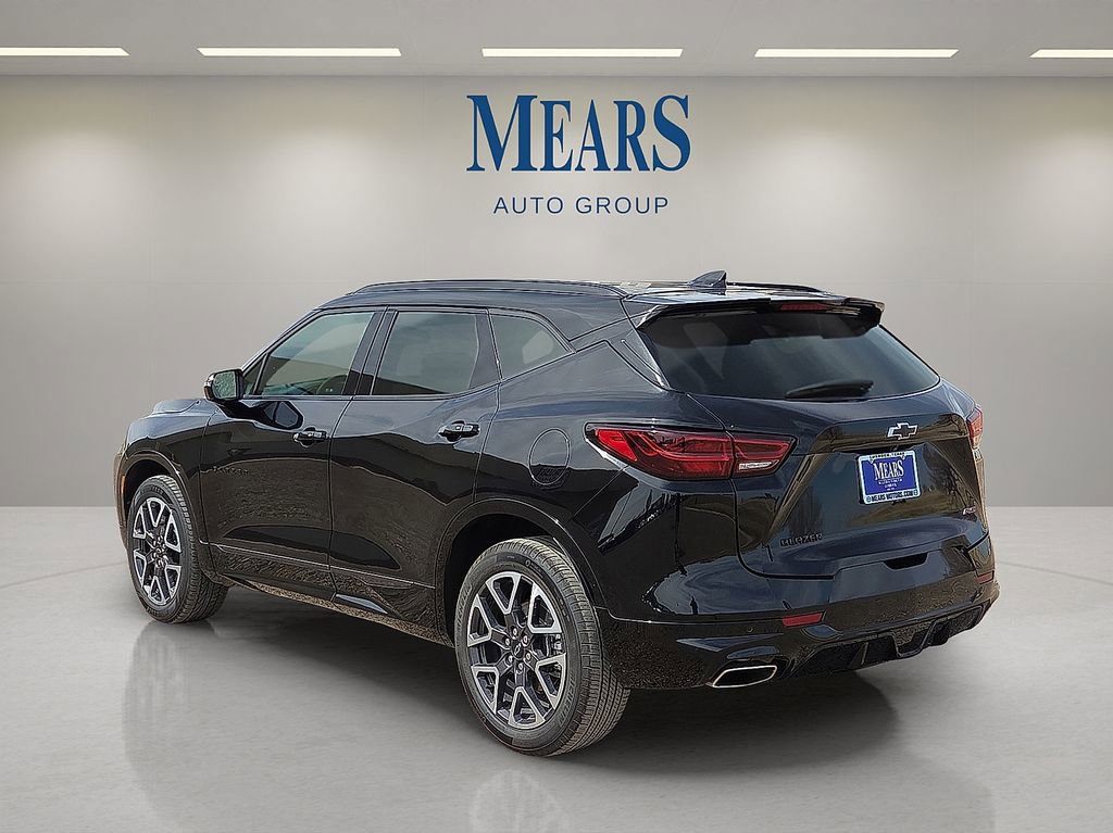 Used 2025 Chevrolet Blazer RS image 3