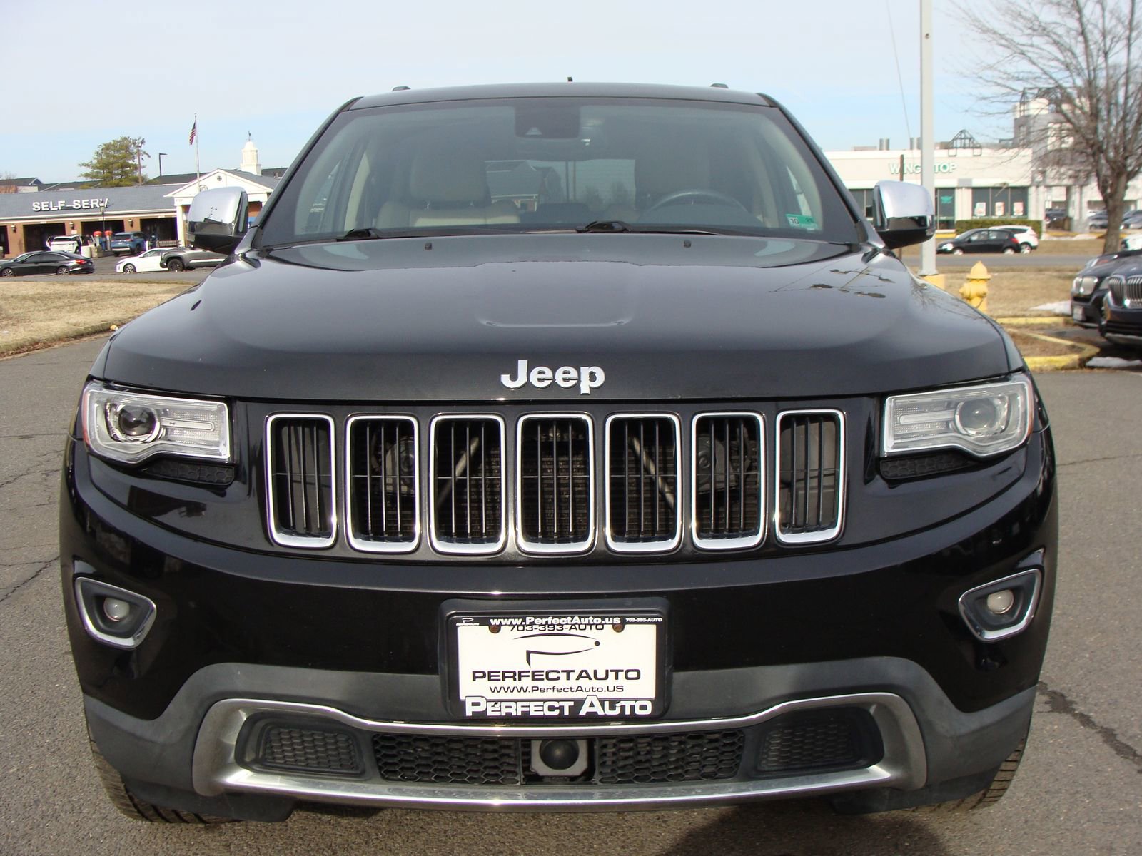 Used 2015 Jeep Grand Cherokee Limited w/ Luxury Group II image 2