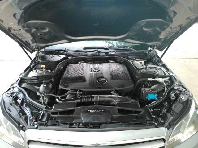 Used 2014 Mercedes-Benz E 250 BlueTEC Sedan image 50