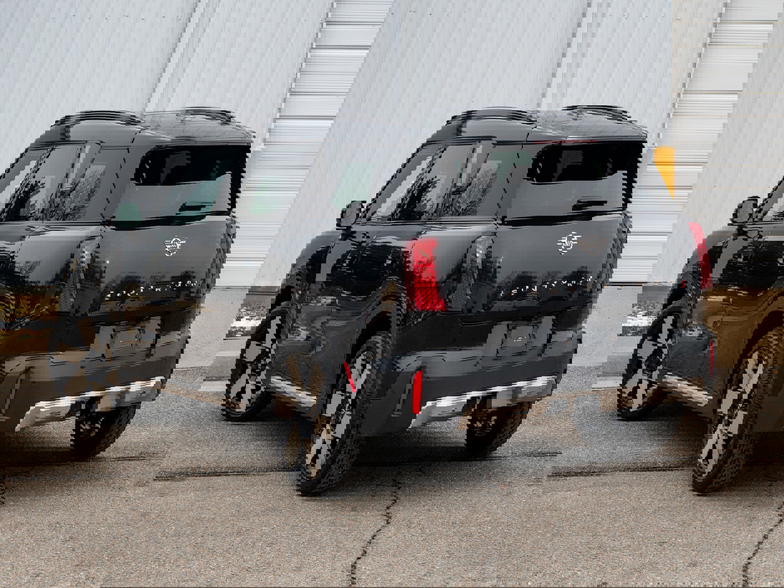 Used 2025 MINI Cooper Countryman S w/ Comfort Package Max image 3