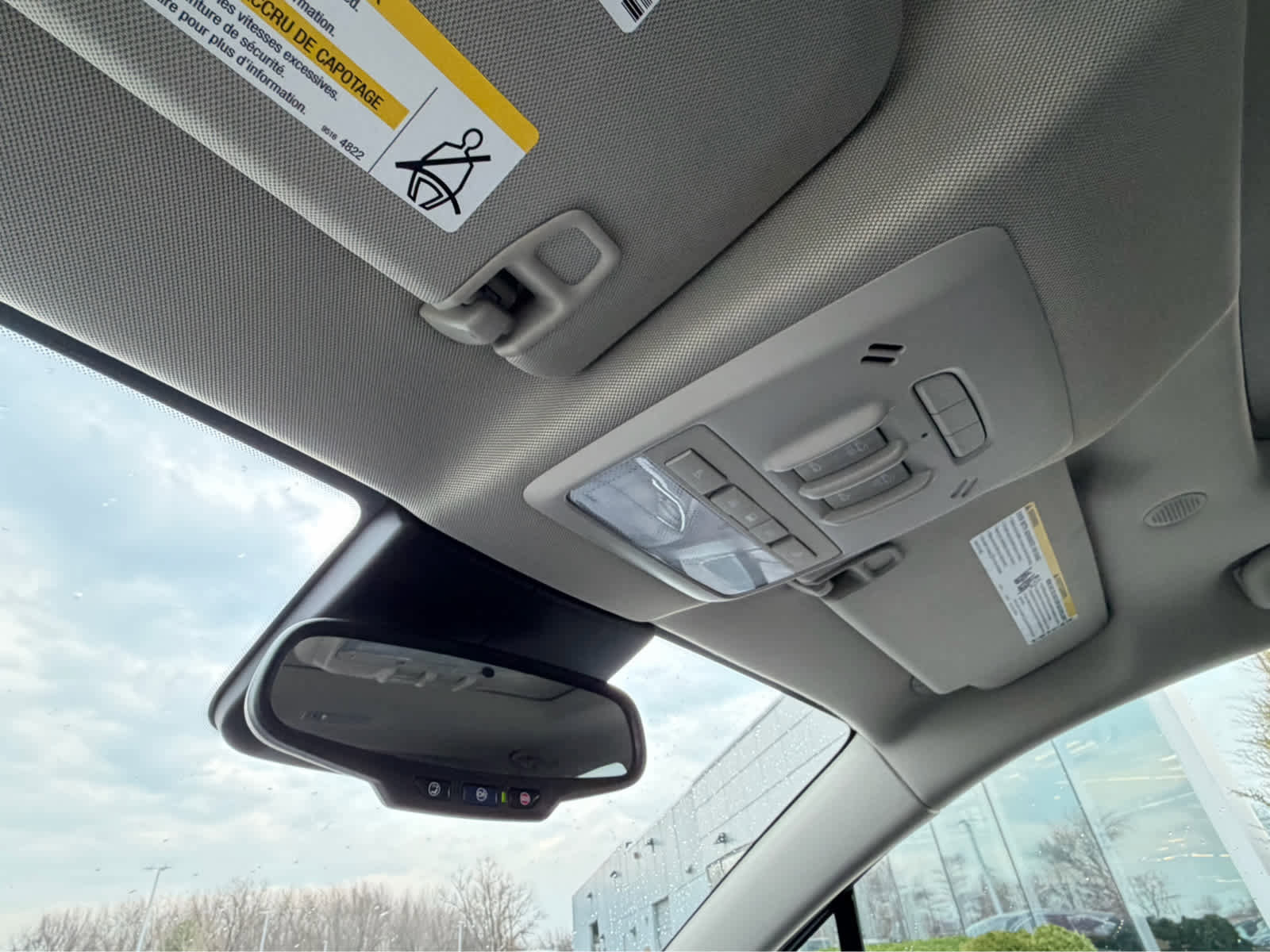Used 2019 Buick Encore Essence w/ Experience Buick Package image 28