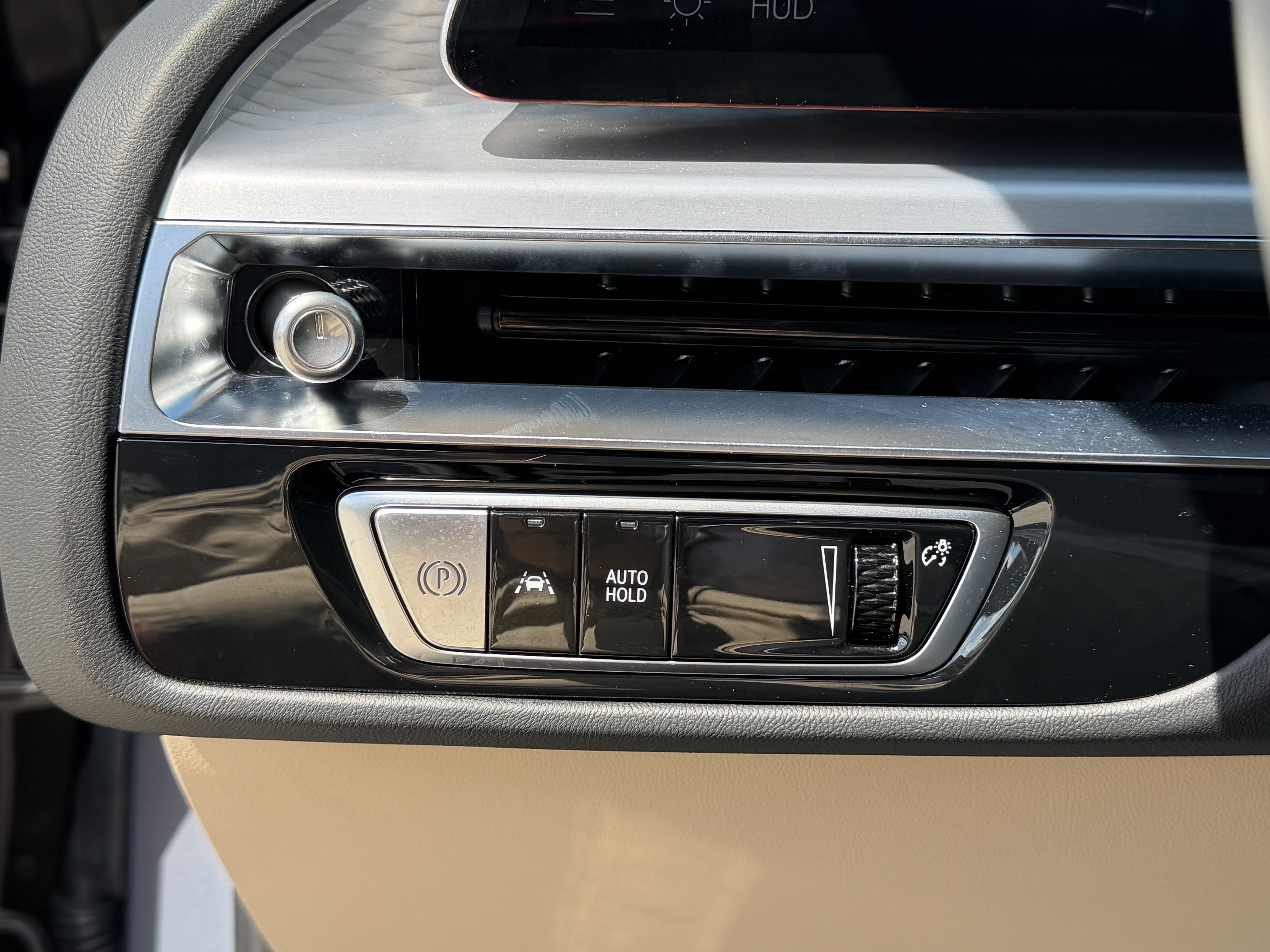 Certified 2026 Cadillac Lyriq Signature Luxury w/ LPO, Blue Accent Package AWD/4WD image 23