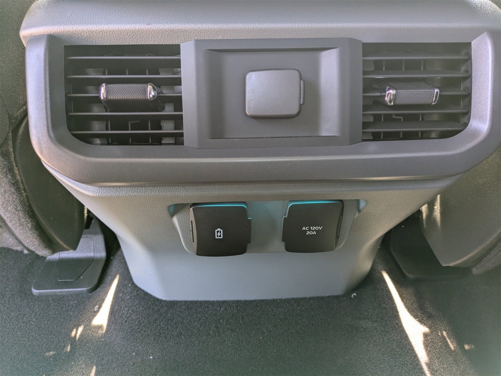 New 2025 Ford F150 XLT w/ Equipment Group 303A High image 15