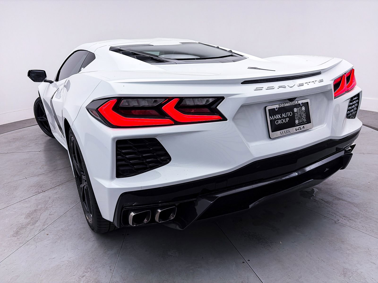 Used 2021 Chevrolet Corvette Stingray Coupe w/ Engine Appearance Package image 10