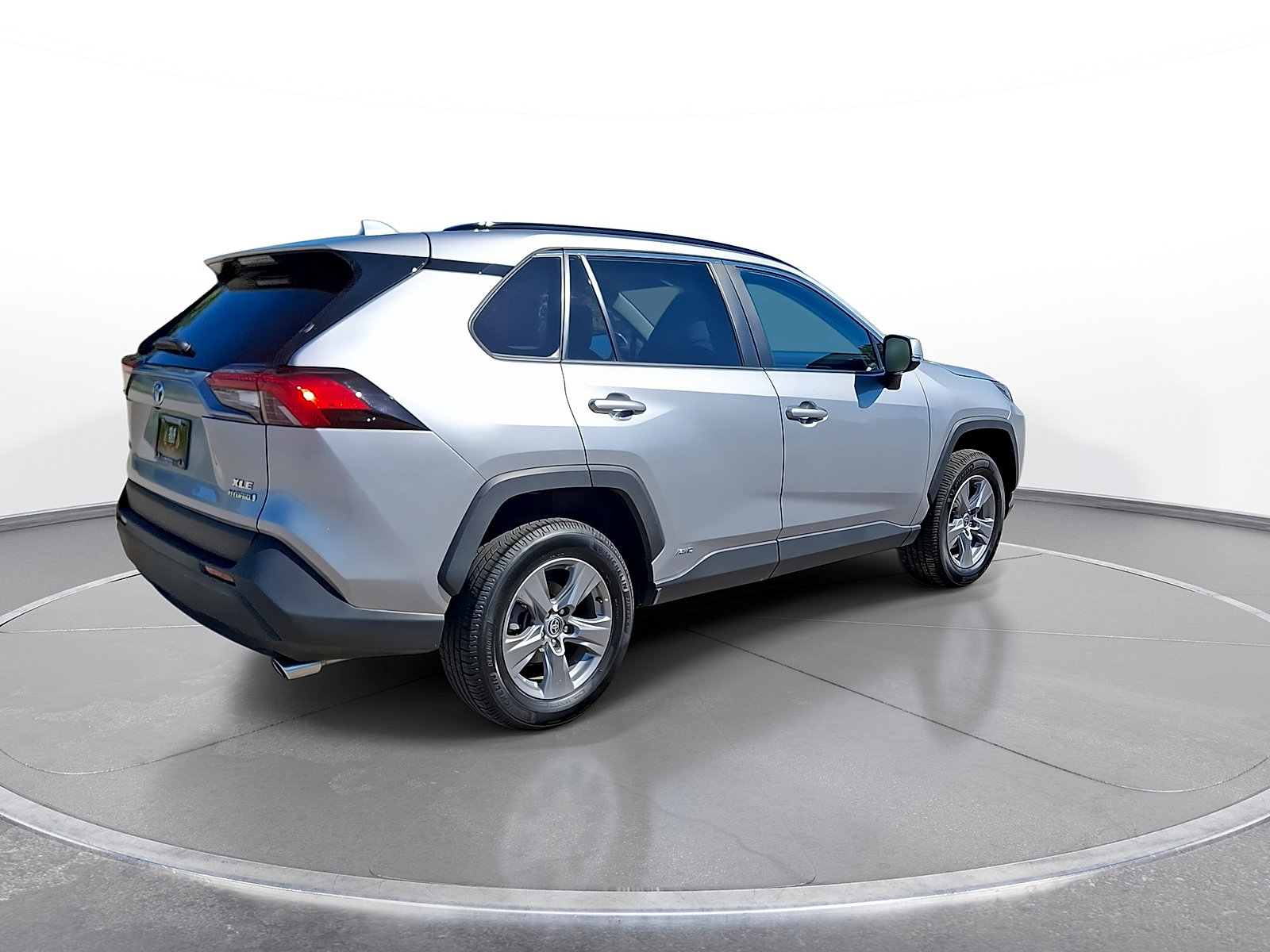 Used 2023 Toyota RAV4 XLE AWD/4WD image 8