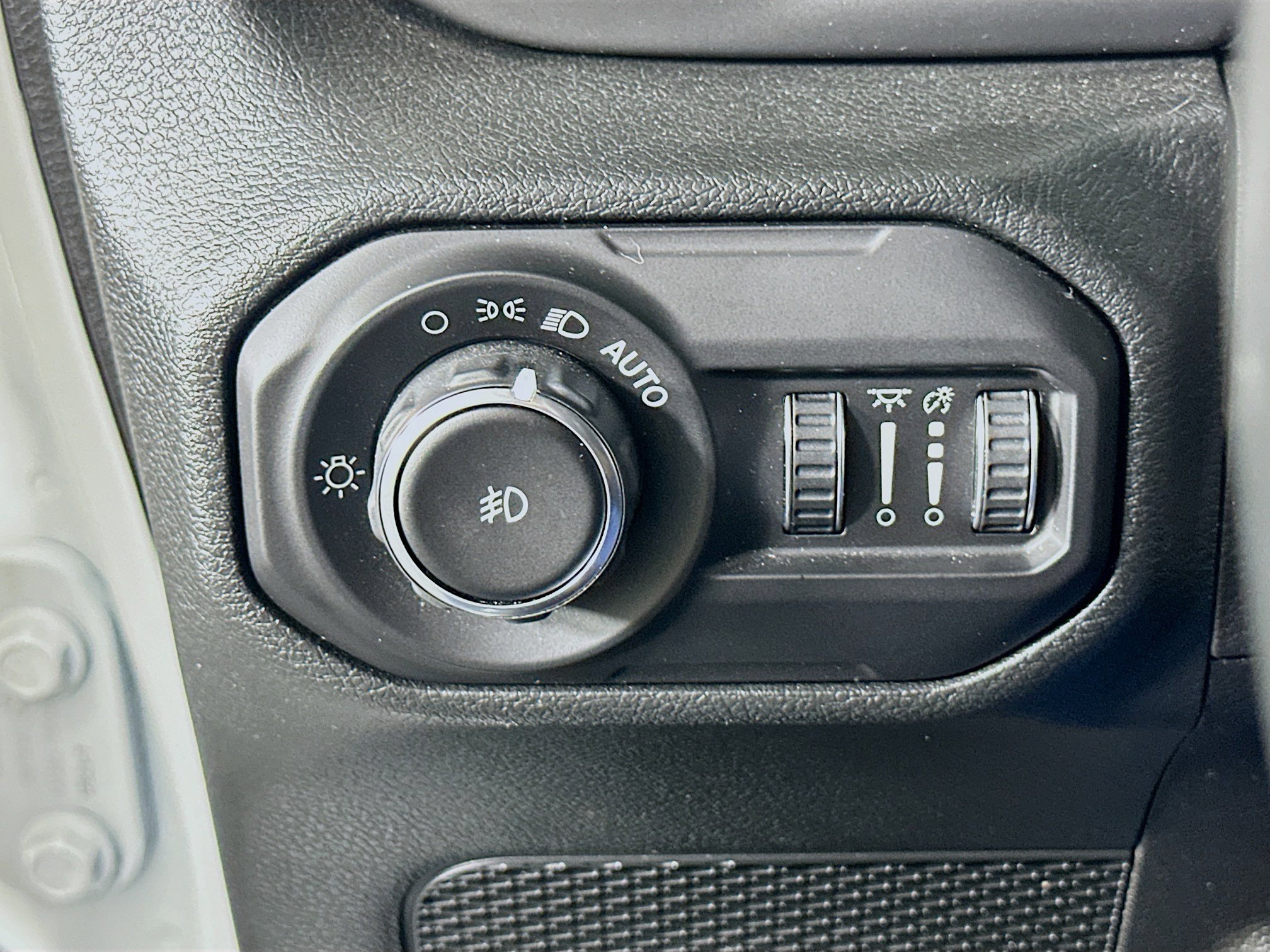 Used 2022 Jeep Wrangler Willys image 16