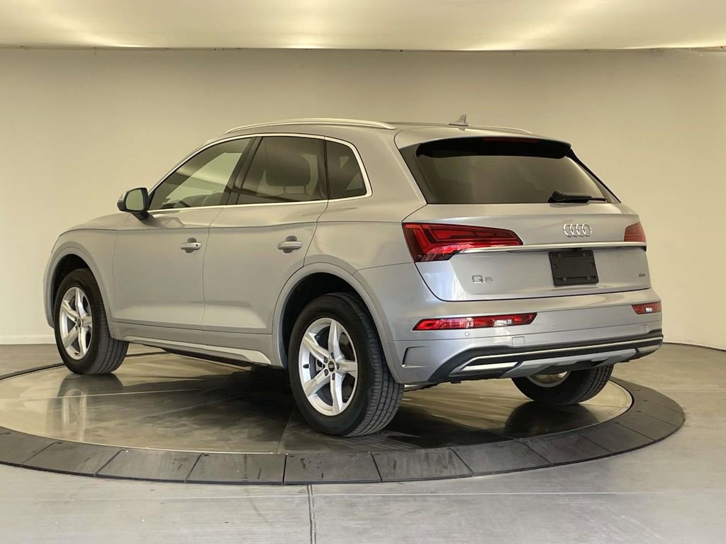 Certified 2023 Audi Q5 2.0T Premium w/ Convenience Package image 3