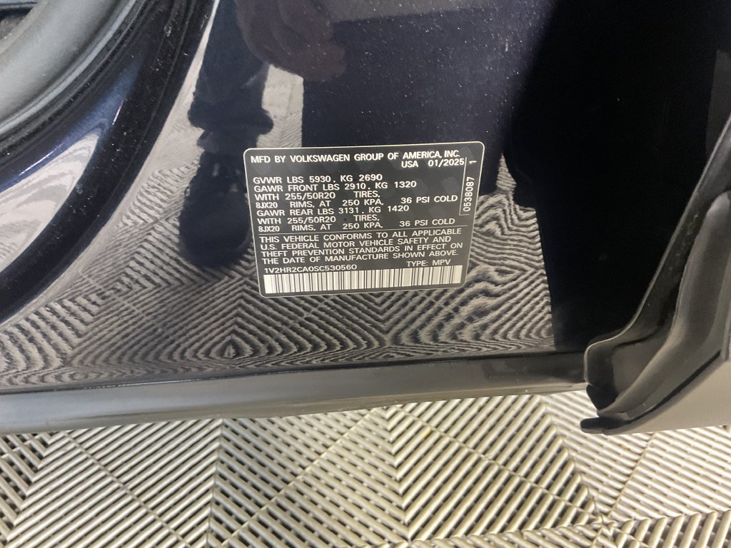 Used 2025 Volkswagen Atlas SE AWD/4WD image 23