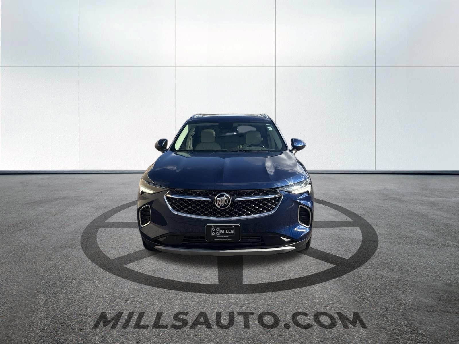 Used 2022 Buick Envision Avenir w/ Safety Package AWD/4WD image 2