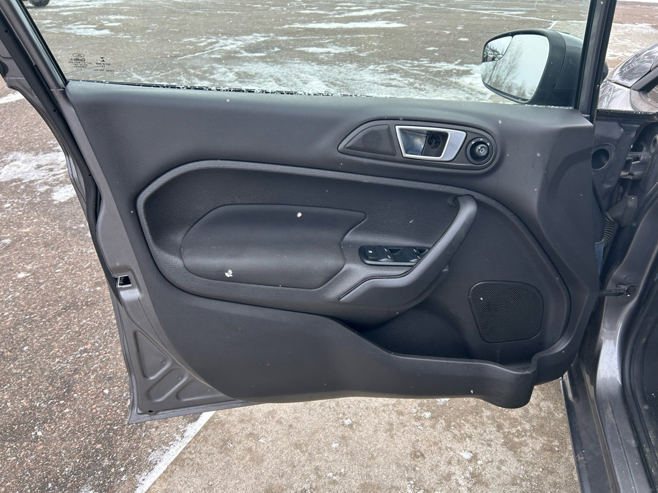 Used 2014 Ford Fiesta SE image 14