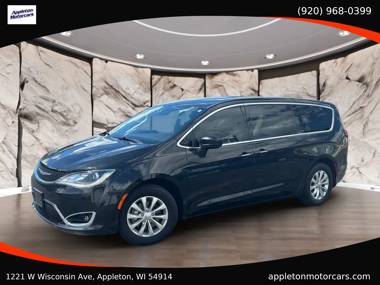 Used 2018 Chrysler Pacifica Touring Plus FWD image 2