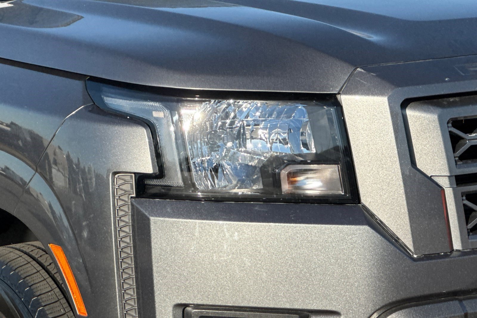 Used 2022 Nissan Frontier SV AWD/4WD image 11