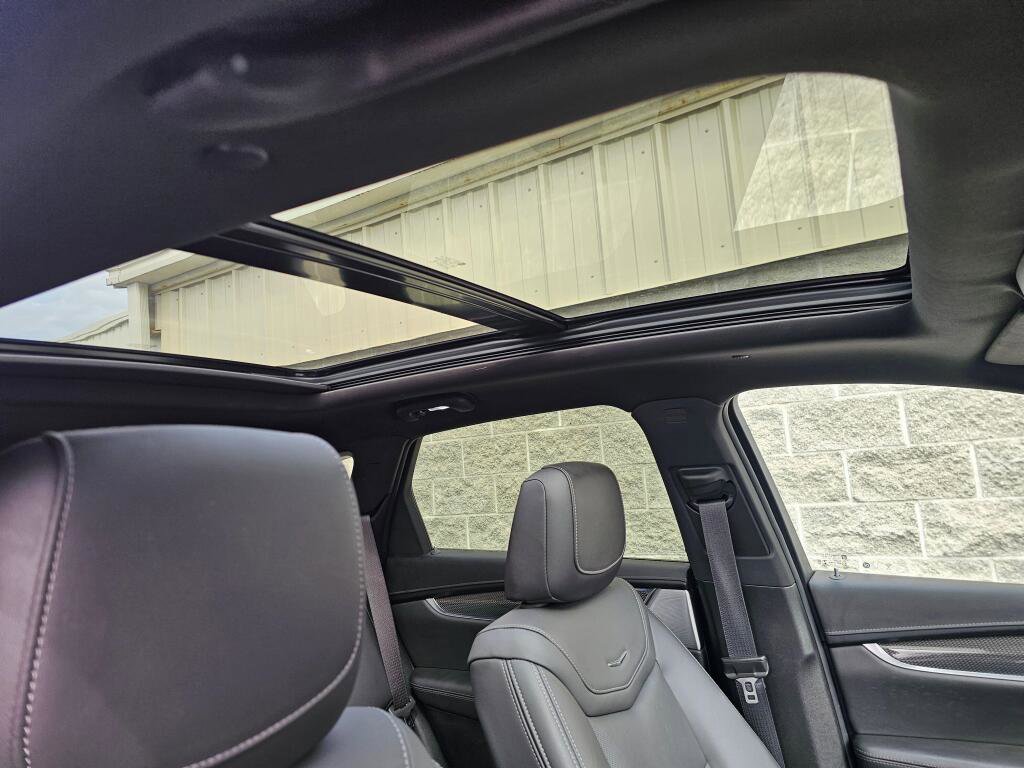 Certified 2023 Cadillac XT5 Sportv w/ Technology Package image 17