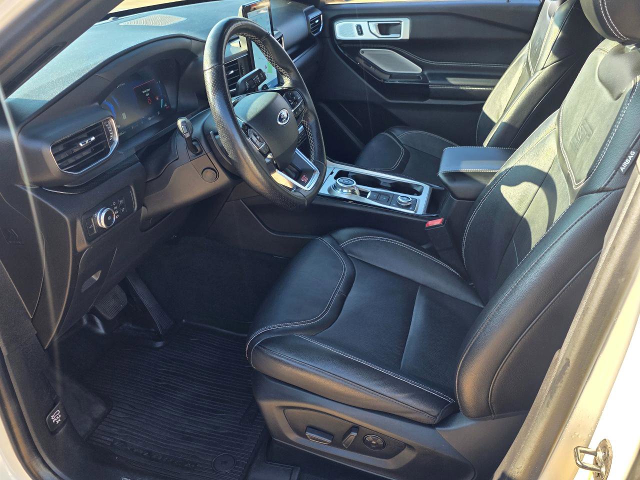 Used 2022 Ford Explorer ST w/ ST Street Pack image 9