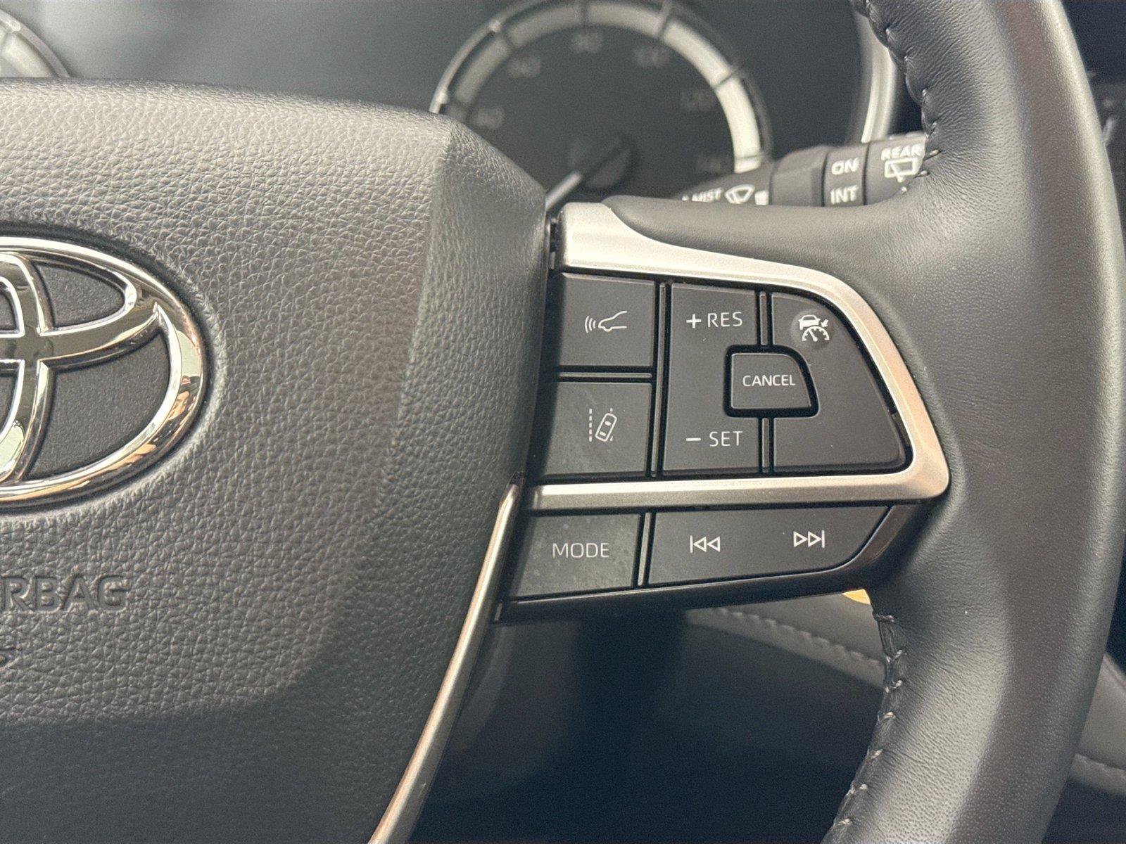 Certified 2025 Toyota Highlander XLE AWD/4WD image 20