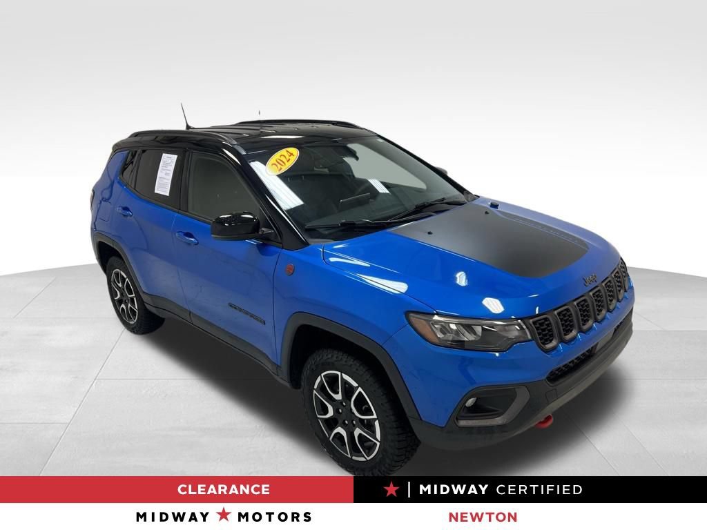 Used 2024 Jeep Compass Trailhawk AWD/4WD video 1