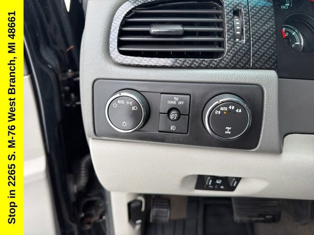 Used 2013 Chevrolet Avalanche LT AWD/4WD image 24