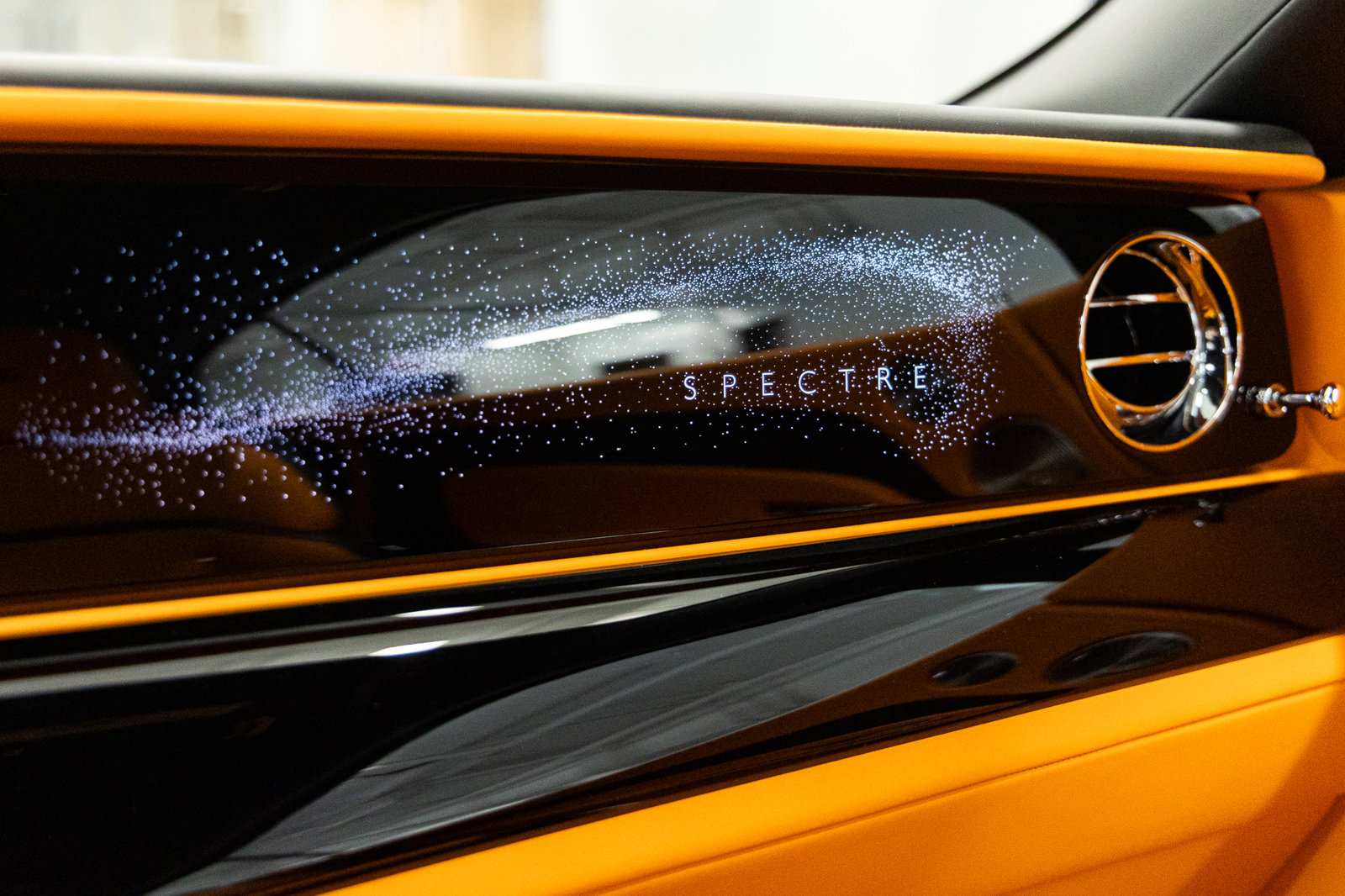 New 2026 Rolls-Royce Spectre image 26