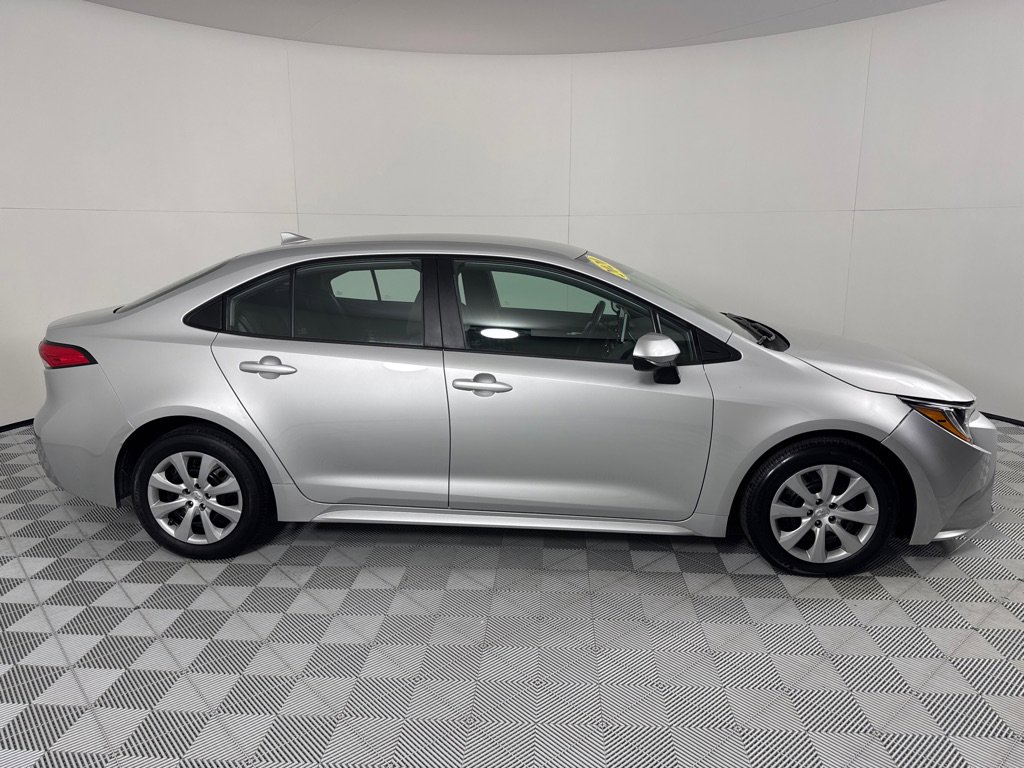 Used 2020 Toyota Corolla LE image 4