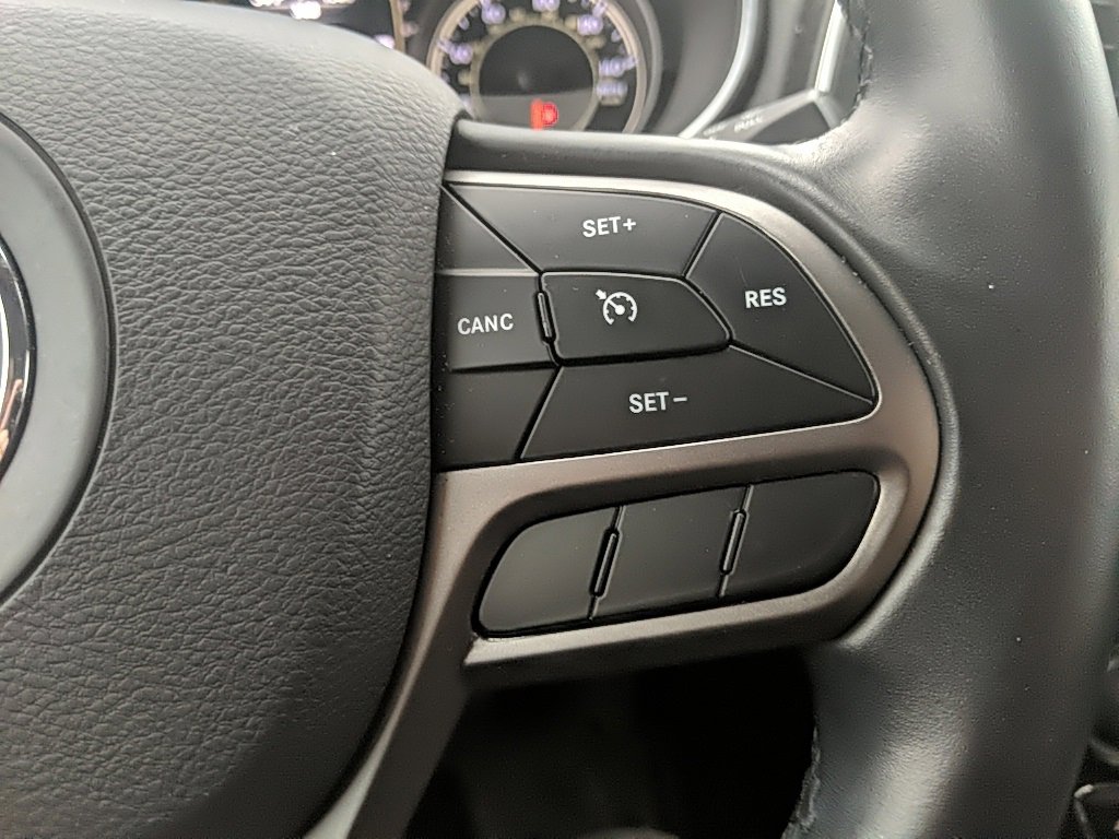 Used 2019 Jeep Cherokee Latitude Plus w/ Trailer Tow Group image 14