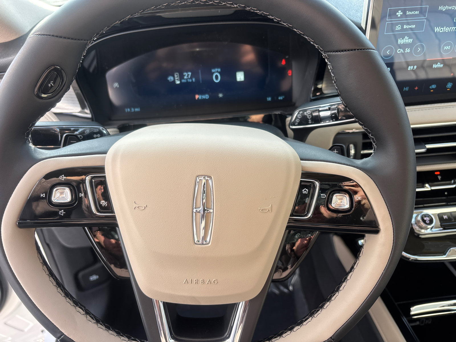 New 2026 Lincoln Corsair Premiere image 16