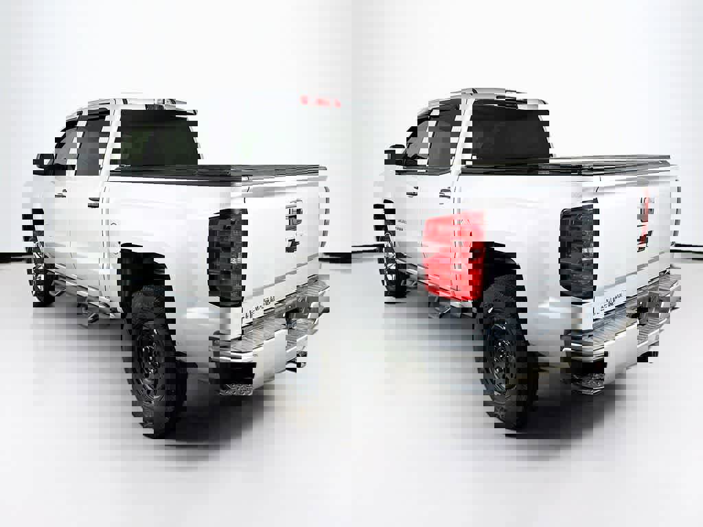 Used 2018 Chevrolet Silverado 1500 Custom w/ LPO, Street Package image 4