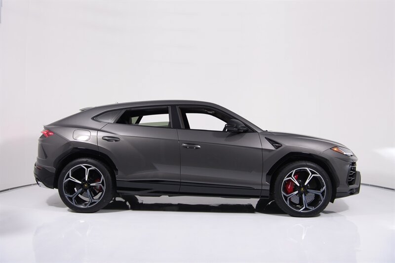 Used 2021 Lamborghini Urus AWD/4WD image 13