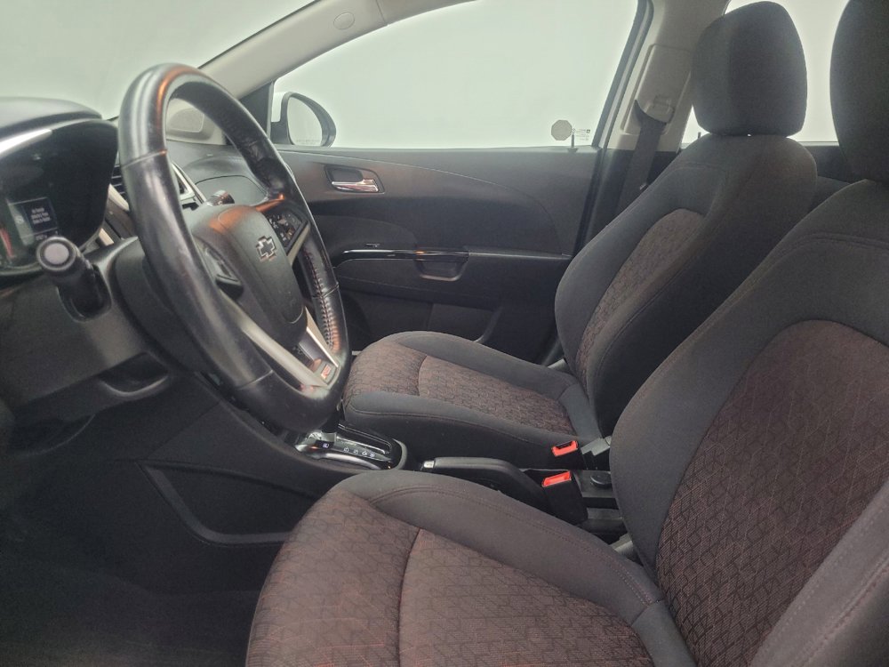 Used 2018 Chevrolet Sonic LT w/ Convenience Package FWD image 17