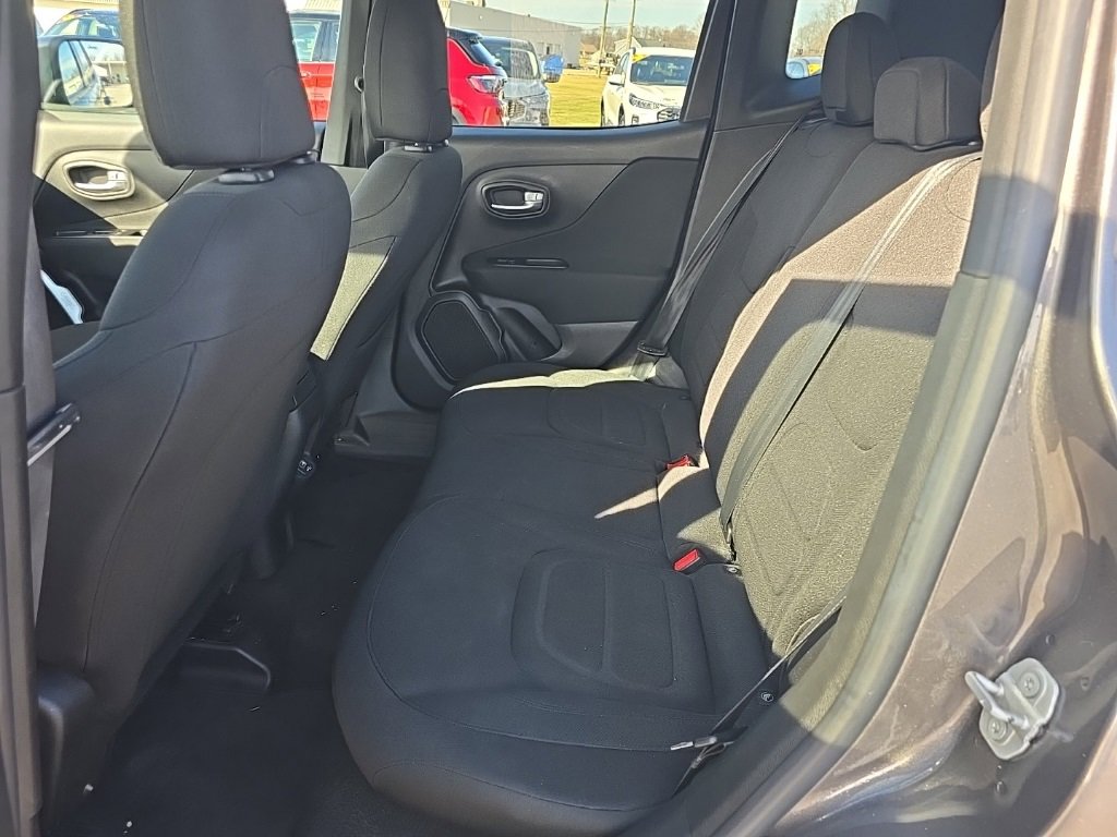 Certified 2019 Jeep Renegade Latitude image 17