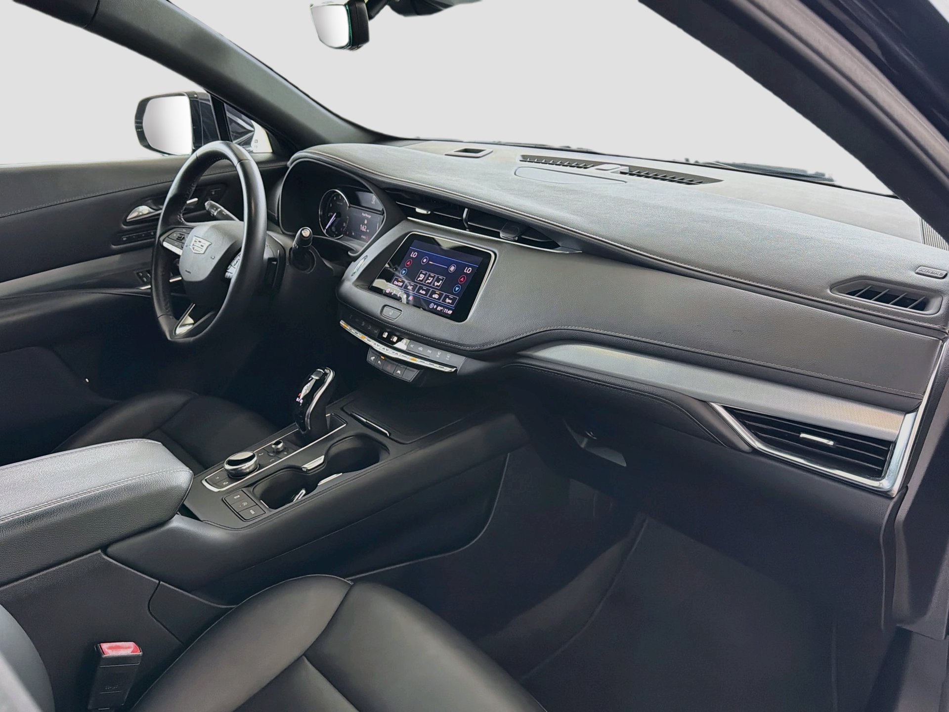 Certified 2022 Cadillac XT4 Premium Luxury w/ Enhanced Visibility Package FWD image 16