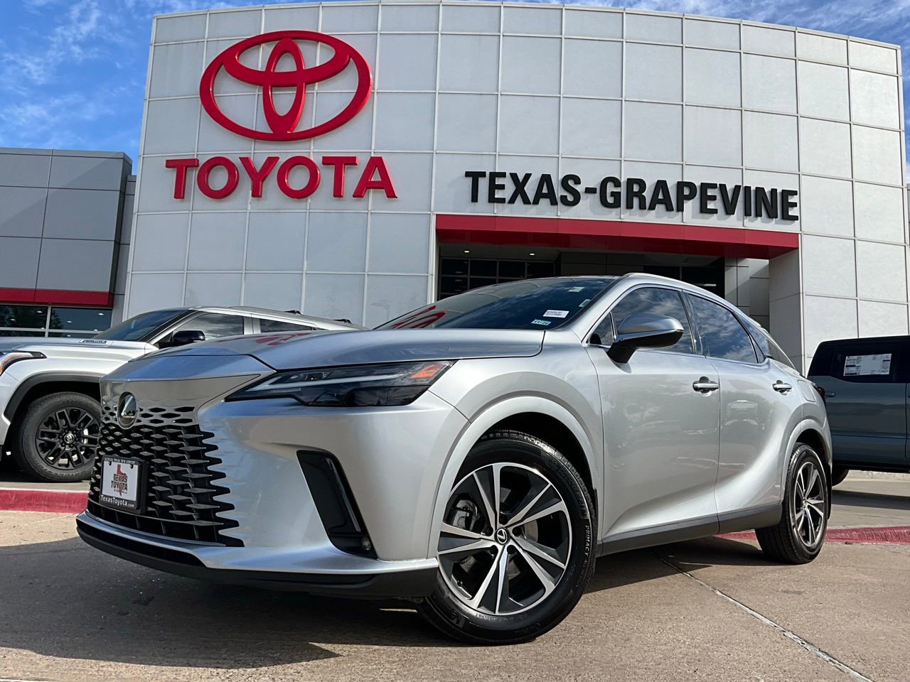 Used 2024 Lexus RX 350 w/ Technology Package AWD/4WD image 2