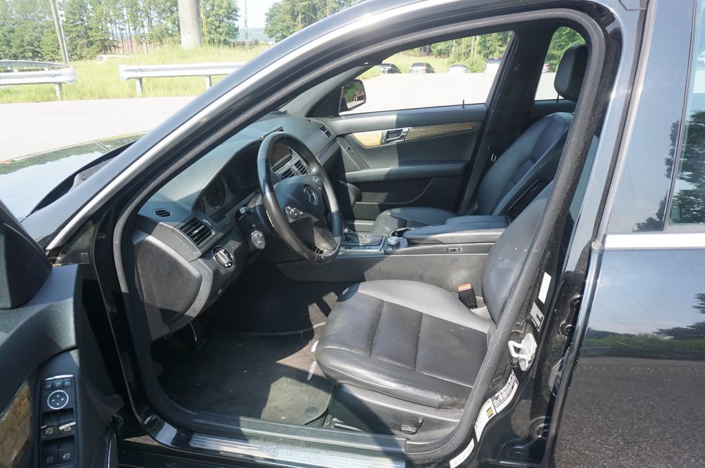 Used 2008 Mercedes-Benz C 350 Sport image 2