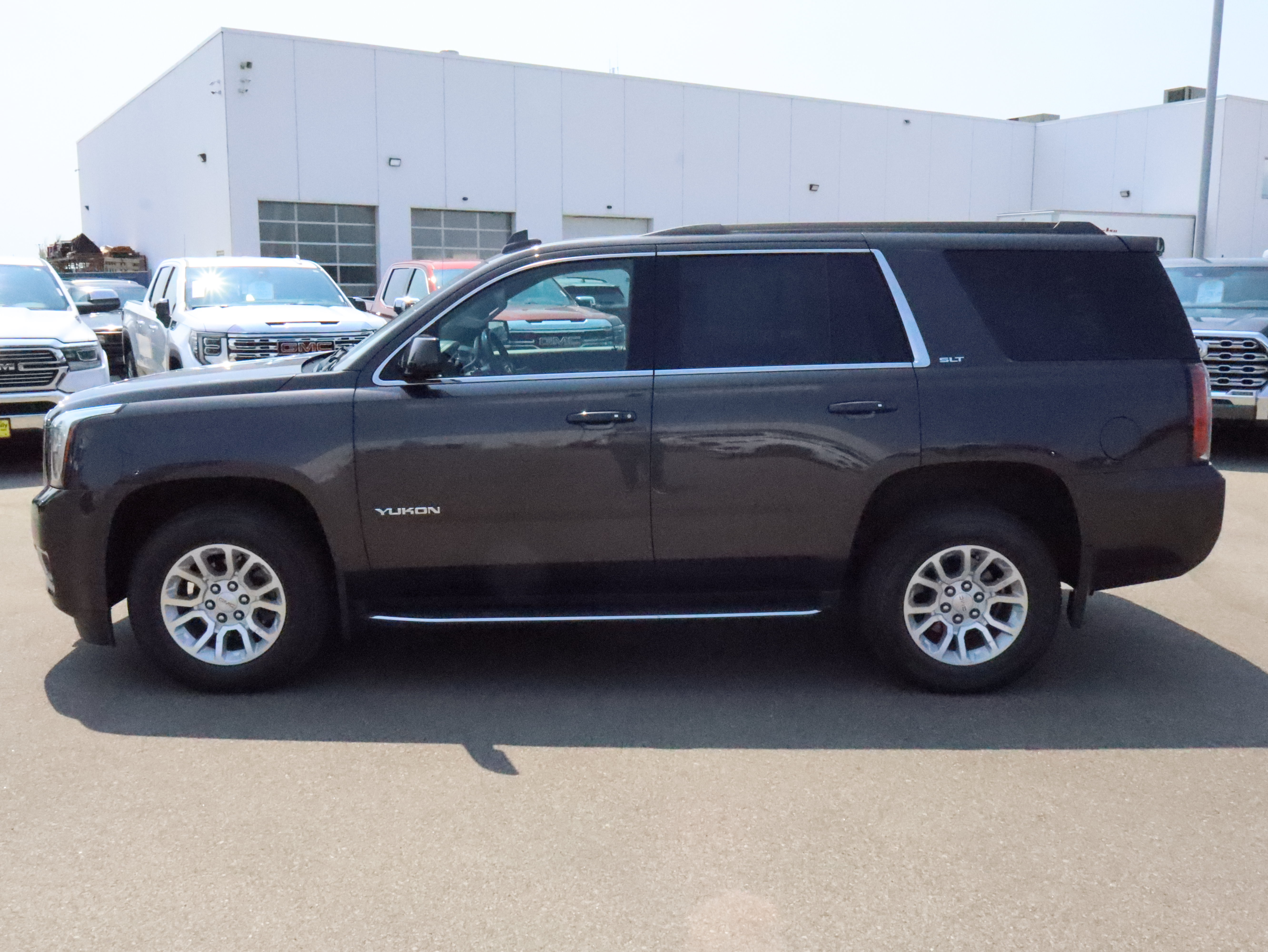 Used 2018 GMC Yukon SLT w/ Open Road Package AWD/4WD image 4