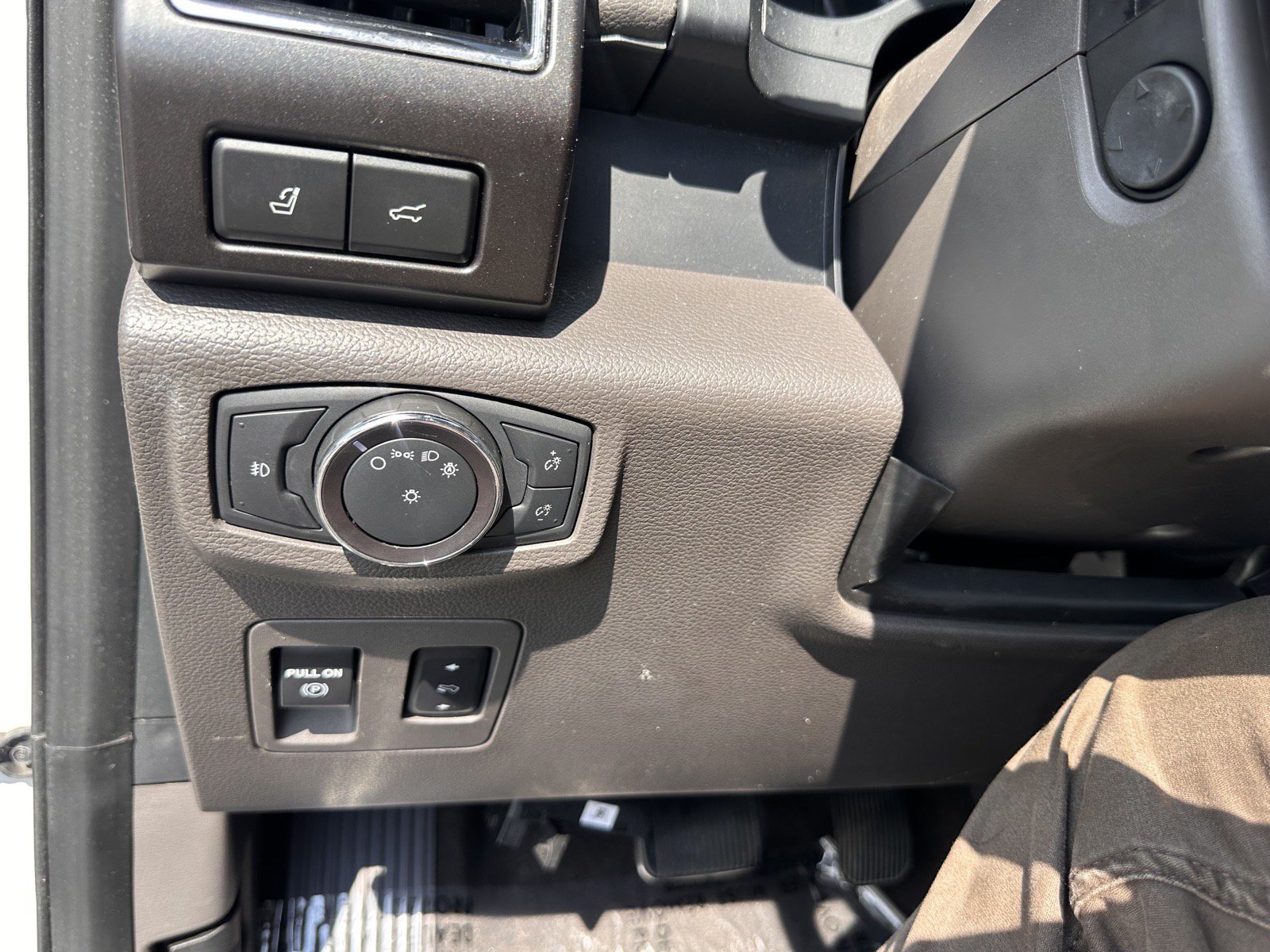 Used 2019 Ford Expedition Limited w/ Equipment Group 302A AWD/4WD image 36