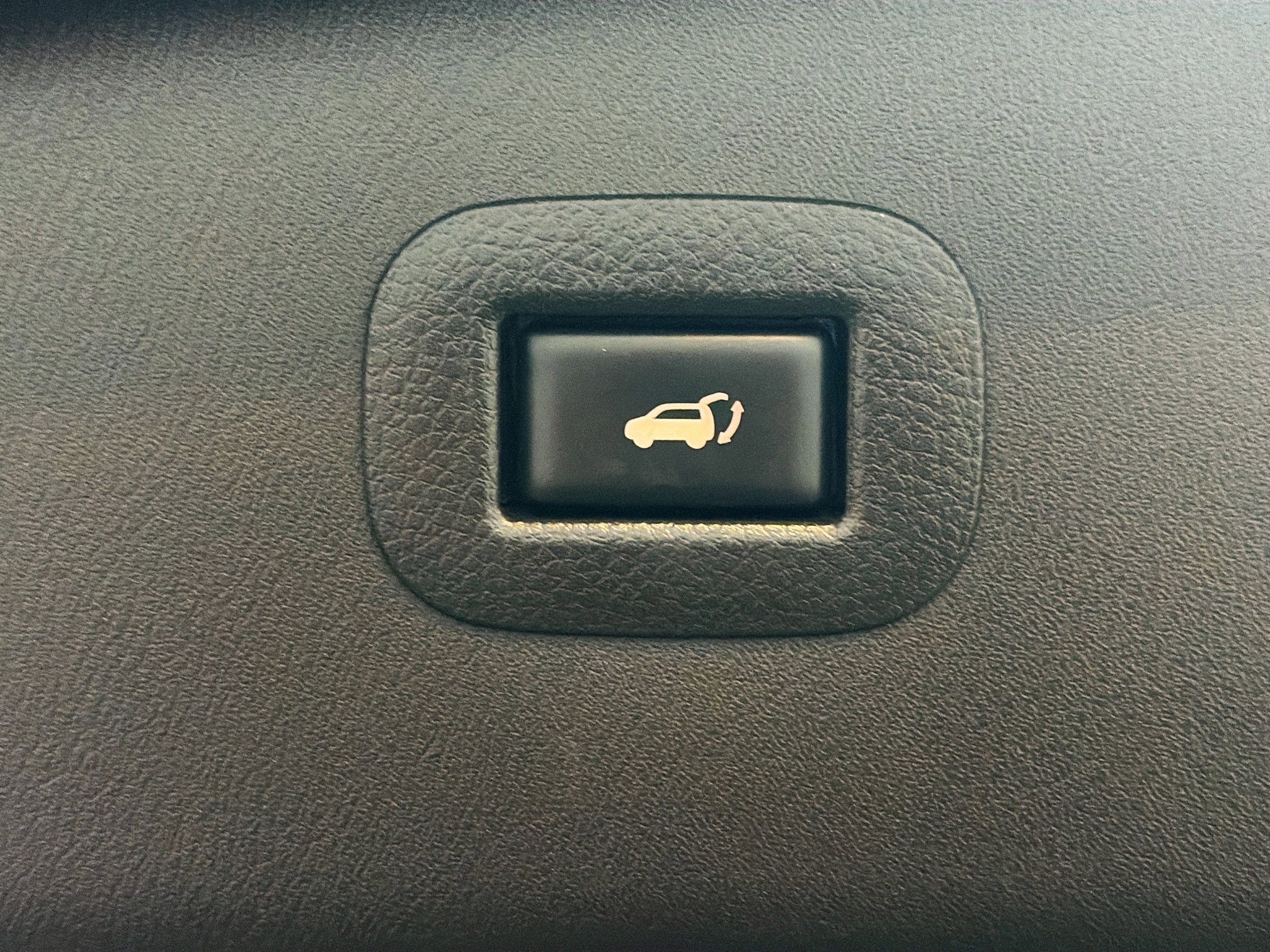 Used 2020 Nissan Armada SL w/ Premium Package image 32