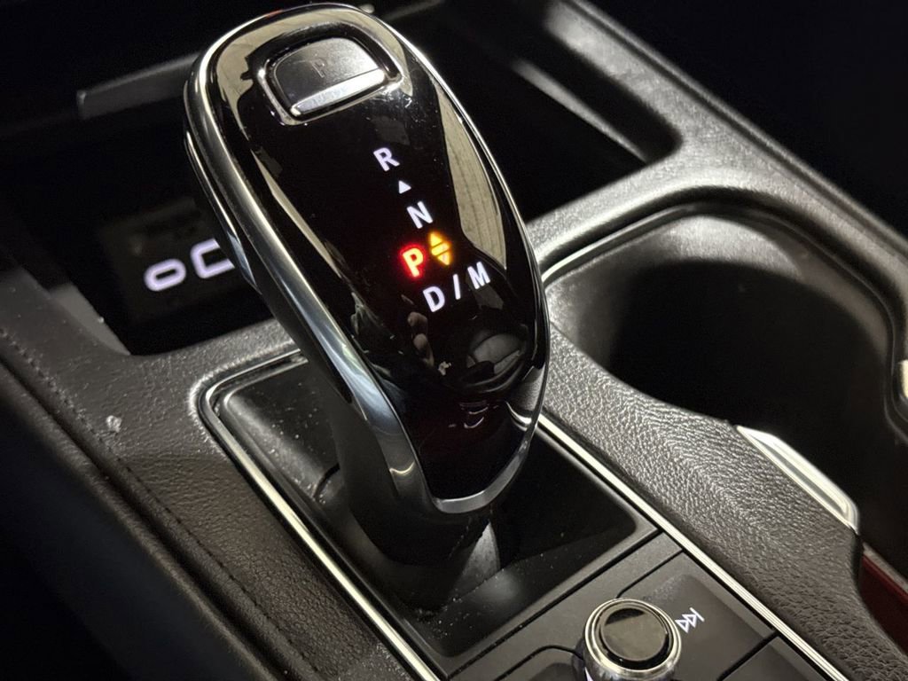 Used 2023 Cadillac XT4 Sport w/ Enhanced Visibility Package image 18